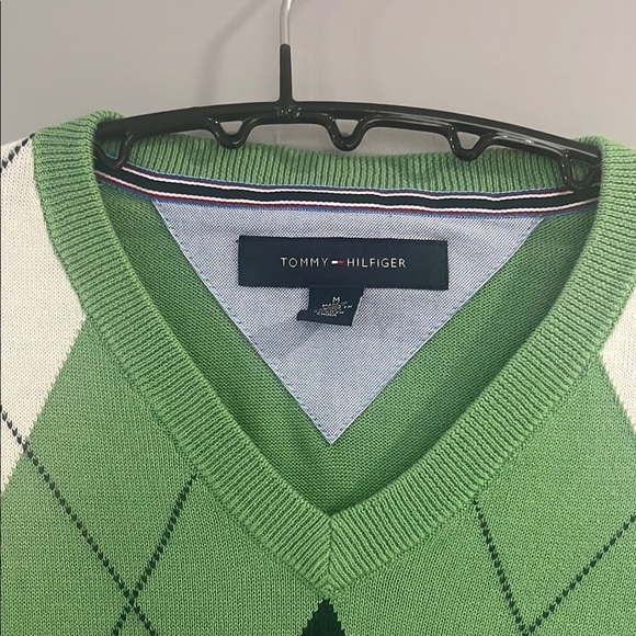 Tommy Hilfiger V-Neck Green and White Sweater - Picture 3 of 5